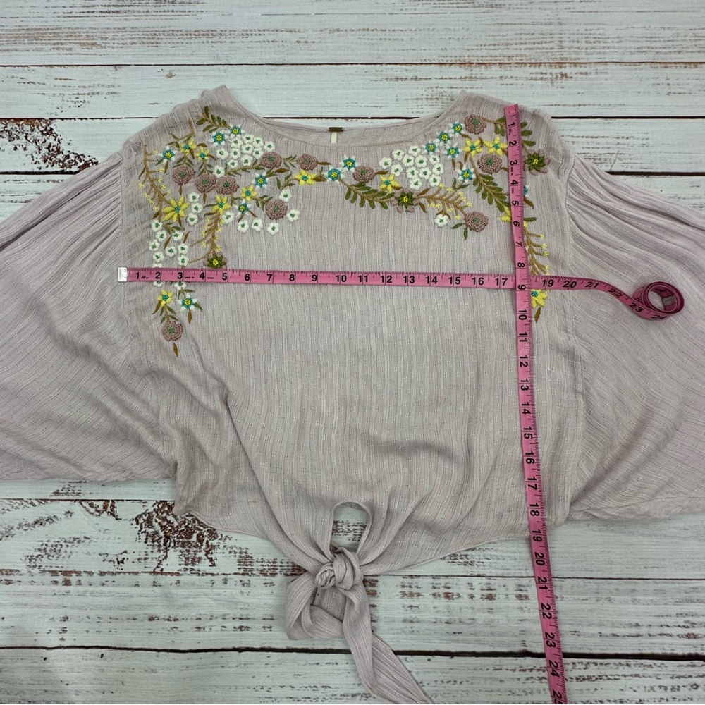 Free People size XS Up And Away Embroidered Lavender Bat Wing Blouse - Picture 12 of 14